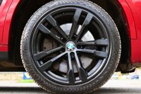 USED 2016 16 BMW X6 3.0 M50d SUV 5dr Diesel Auto xDrive Euro 6 (s/s) (381 ps) FLAMENCO RED METALLIC PAINTWORK + REAR CAMERA + BLACK PACK + HEATED SEATS