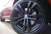 USED 2016 16 BMW X6 3.0 M50d SUV 5dr Diesel Auto xDrive Euro 6 (s/s) (381 ps) FLAMENCO RED METALLIC PAINTWORK + REAR CAMERA + BLACK PACK + HEATED SEATS