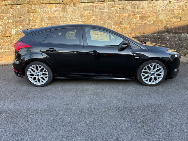 2017 Ford Focus 1L St-Line 5dr - Photo 4