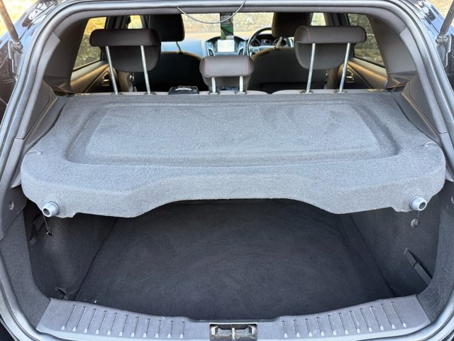 2017 Ford Focus 1L St-Line 5dr - Photo 8