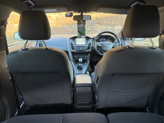 2017 Ford Focus 1L St-Line 5dr - Photo 9