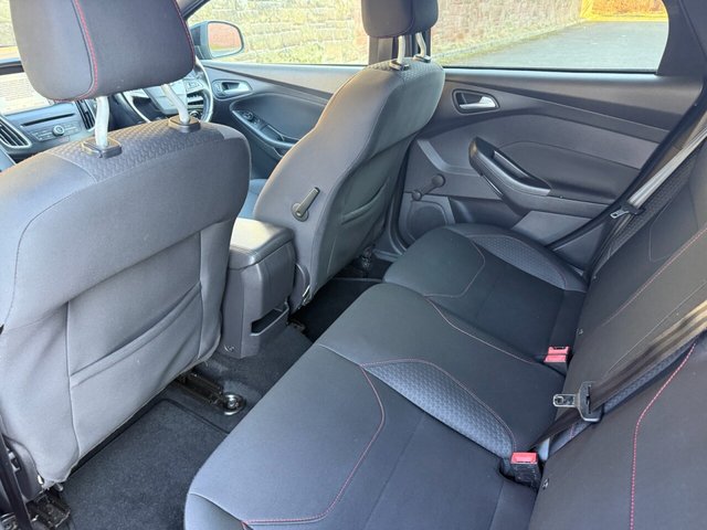 2017 Ford Focus 1L St-Line 5dr - Photo 10