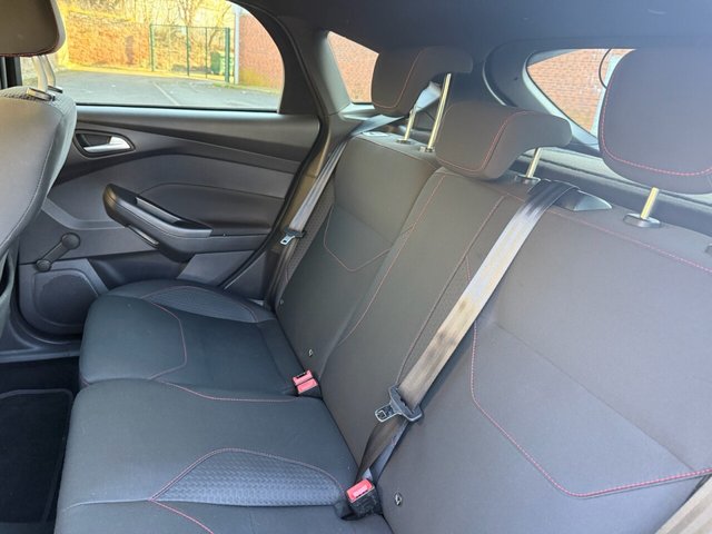 2017 Ford Focus 1L St-Line 5dr - Photo 11