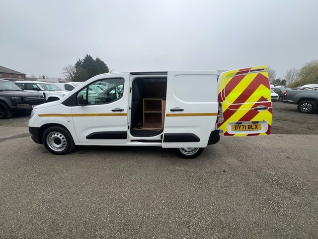 2021 Vauxhall Combo 1.5L Dynamic 4dr - Photo 10
