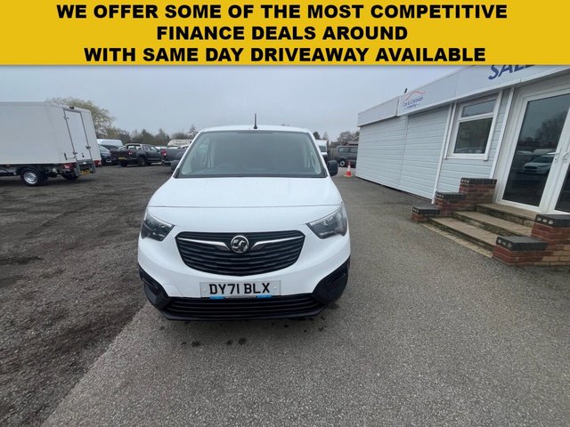 2021 Vauxhall Combo 1.5L Dynamic 4dr - Photo 2