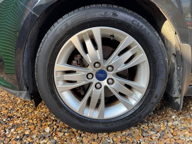 2014 FORD FOCUS 1.0T EcoBoost Titanium Navigator Hatchback 5dr Petrol Manual Euro 5 (s/s) (125 ps) - Photo 9