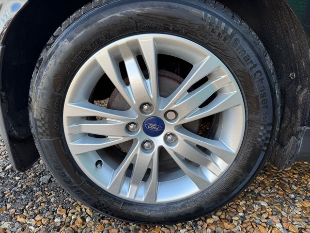 2014 FORD FOCUS 1.0T EcoBoost Titanium Navigator Hatchback 5dr Petrol Manual Euro 5 (s/s) (125 ps) - Photo 10