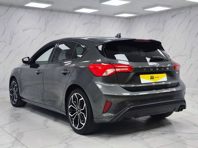 2022 Ford Focus 1L St-Line X Edition 5dr - Photo 9