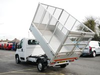 USED 2023 73 PEUGEOT BOXER 335 2.2 BLUEHDI 140 BHP L2 MEDIUM CAGED TIPPER  AIR CON | CAGED TIPPER | LOW MILEAGE