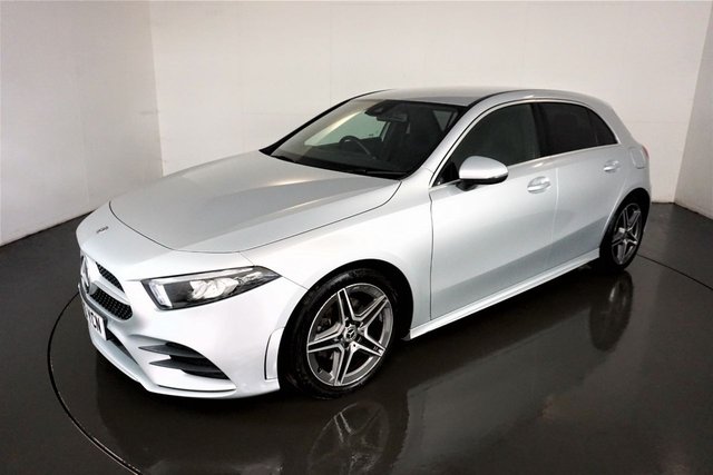 2020 MERCEDES-BENZ A-CLASS 2.0 A200d AMG Line Hatchback 5dr Diesel 8G-DCT Euro 6 (s/s) (150 ps)-2 FORMER KEEPERS-HEATED HALF LEATHER UPHOLSTERY-REVERSE CAMERA-CRUISE CONTROL-BLUETOOTH-DAB RADIO-LED HEADLIGHTS-HEATED SEATS-18" AMG ALLOYS-CLIMATE CONTROL - Photo 2