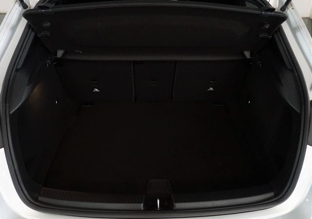 2020 MERCEDES-BENZ A-CLASS 2.0 A200d AMG Line Hatchback 5dr Diesel 8G-DCT Euro 6 (s/s) (150 ps)-2 FORMER KEEPERS-HEATED HALF LEATHER UPHOLSTERY-REVERSE CAMERA-CRUISE CONTROL-BLUETOOTH-DAB RADIO-LED HEADLIGHTS-HEATED SEATS-18" AMG ALLOYS-CLIMATE CONTROL - Photo 8