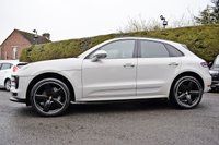 USED 2019 PORSCHE MACAN 3.0T V6 S SUV 5dr Petrol PDK 4WD Euro 6 (s/s) (354 ps) FULL PORSCHE HIST . WHITE LEATHER . ALCANTARA STEERING WHEEL