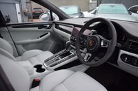 USED 2019 PORSCHE MACAN 3.0T V6 S SUV 5dr Petrol PDK 4WD Euro 6 (s/s) (354 ps) FULL PORSCHE HIST . WHITE LEATHER . ALCANTARA STEERING WHEEL