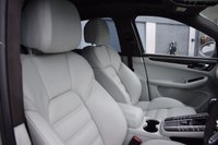 USED 2019 PORSCHE MACAN 3.0T V6 S SUV 5dr Petrol PDK 4WD Euro 6 (s/s) (354 ps) FULL PORSCHE HIST . WHITE LEATHER . ALCANTARA STEERING WHEEL