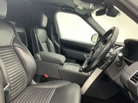 USED 2023 72 LAND ROVER DISCOVERY 3.0 D300 MHEV SE commercial 5dr Diesel Auto 4WD Euro 6 (s/s) (300 ps) Finished In Kuadao Silver, This Discovery Comes With Full Dealer Service History, 360 Degree & Reverse Camera, 2 Keys, 21" Diamond Cut Alloys, Heated Electric Memory Seats, 12 Months MOT 3 Months Warranty. Finance And Extended Warranty Available.