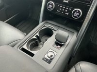 USED 2023 72 LAND ROVER DISCOVERY 3.0 D300 MHEV SE commercial 5dr Diesel Auto 4WD Euro 6 (s/s) (300 ps) Finished In Kuadao Silver, This Discovery Comes With Full Dealer Service History, 360 Degree & Reverse Camera, 2 Keys, 21" Diamond Cut Alloys, Heated Electric Memory Seats, 12 Months MOT 3 Months Warranty. Finance And Extended Warranty Available.
