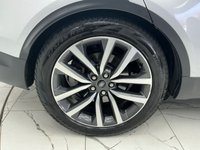 USED 2023 72 LAND ROVER DISCOVERY 3.0 D300 MHEV SE commercial 5dr Diesel Auto 4WD Euro 6 (s/s) (300 ps) Finished In Kuadao Silver, This Discovery Comes With Full Dealer Service History, 360 Degree & Reverse Camera, 2 Keys, 21" Diamond Cut Alloys, Heated Electric Memory Seats, 12 Months MOT 3 Months Warranty. Finance And Extended Warranty Available.