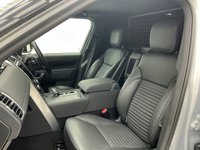 USED 2023 72 LAND ROVER DISCOVERY 3.0 D300 MHEV SE commercial 5dr Diesel Auto 4WD Euro 6 (s/s) (300 ps) Finished In Kuadao Silver, This Discovery Comes With Full Dealer Service History, 360 Degree & Reverse Camera, 2 Keys, 21" Diamond Cut Alloys, Heated Electric Memory Seats, 12 Months MOT 3 Months Warranty. Finance And Extended Warranty Available.