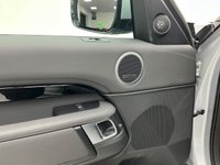 USED 2023 72 LAND ROVER DISCOVERY 3.0 D300 MHEV SE commercial 5dr Diesel Auto 4WD Euro 6 (s/s) (300 ps) Finished In Kuadao Silver, This Discovery Comes With Full Dealer Service History, 360 Degree & Reverse Camera, 2 Keys, 21" Diamond Cut Alloys, Heated Electric Memory Seats, 12 Months MOT 3 Months Warranty. Finance And Extended Warranty Available.