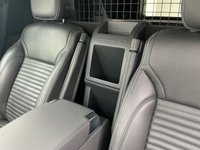 USED 2023 72 LAND ROVER DISCOVERY 3.0 D300 MHEV SE commercial 5dr Diesel Auto 4WD Euro 6 (s/s) (300 ps) Finished In Kuadao Silver, This Discovery Comes With Full Dealer Service History, 360 Degree & Reverse Camera, 2 Keys, 21" Diamond Cut Alloys, Heated Electric Memory Seats, 12 Months MOT 3 Months Warranty. Finance And Extended Warranty Available.