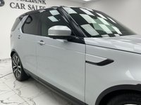 USED 2023 72 LAND ROVER DISCOVERY 3.0 D300 MHEV SE commercial 5dr Diesel Auto 4WD Euro 6 (s/s) (300 ps) Finished In Kuadao Silver, This Discovery Comes With Full Dealer Service History, 360 Degree & Reverse Camera, 2 Keys, 21" Diamond Cut Alloys, Heated Electric Memory Seats, 12 Months MOT 3 Months Warranty. Finance And Extended Warranty Available.