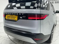 USED 2023 72 LAND ROVER DISCOVERY 3.0 D300 MHEV SE commercial 5dr Diesel Auto 4WD Euro 6 (s/s) (300 ps) Finished In Kuadao Silver, This Discovery Comes With Full Dealer Service History, 360 Degree & Reverse Camera, 2 Keys, 21" Diamond Cut Alloys, Heated Electric Memory Seats, 12 Months MOT 3 Months Warranty. Finance And Extended Warranty Available.