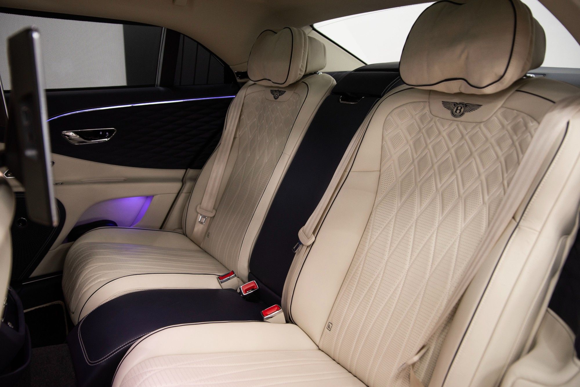 USED 2022 22 BENTLEY FLYING SPUR 2.9 TFSi V6 Saloon 4dr Petrol Plug-in Hybrid  