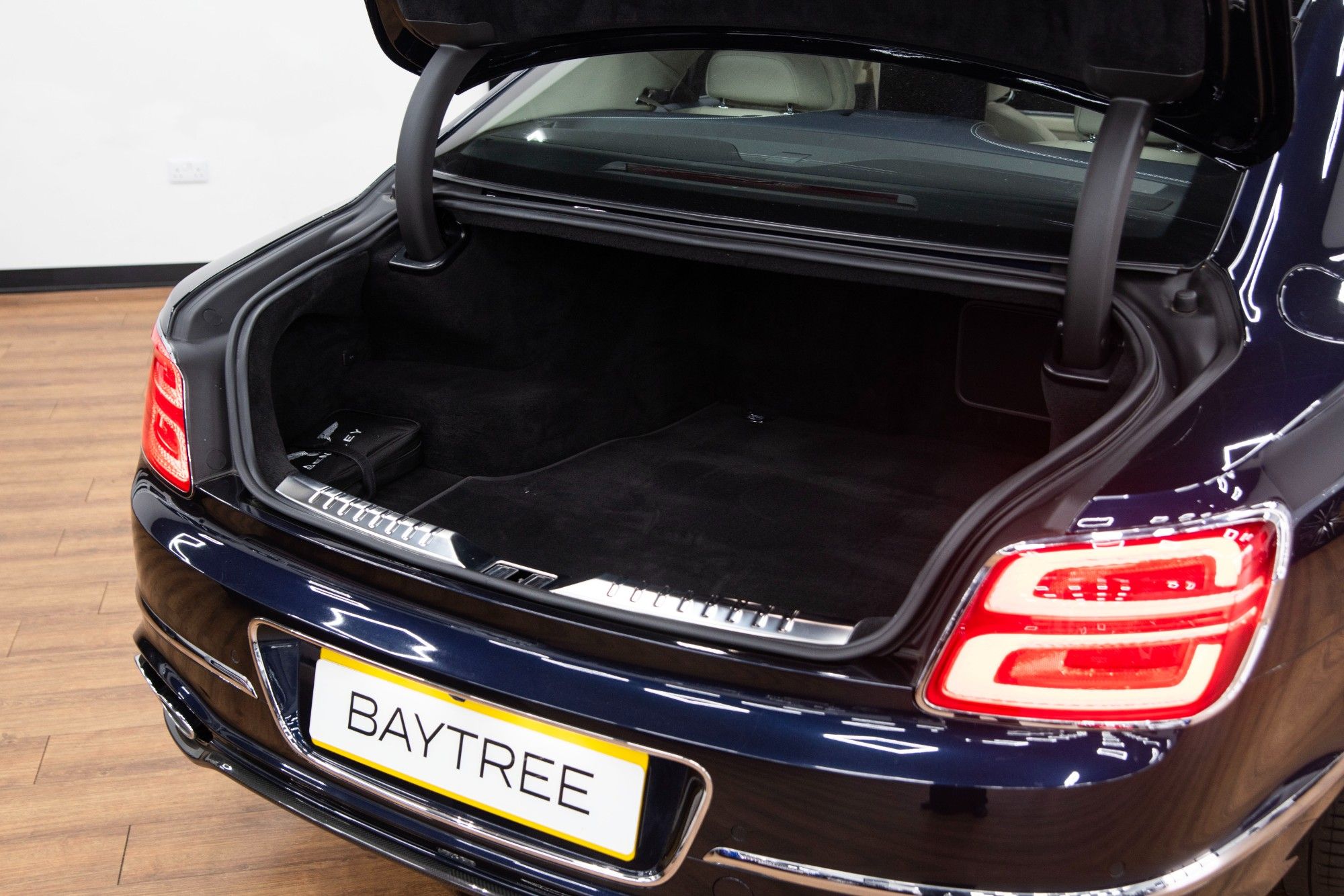 USED 2022 22 BENTLEY FLYING SPUR 2.9 TFSi V6 Saloon 4dr Petrol Plug-in Hybrid  