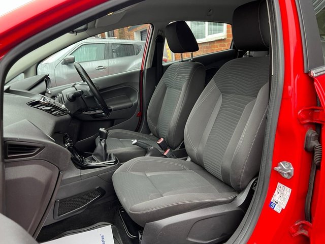 2015 Ford Fiesta - Photo 12