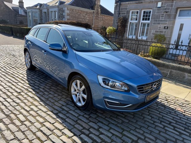 2016 VOLVO V60 - Photo 7