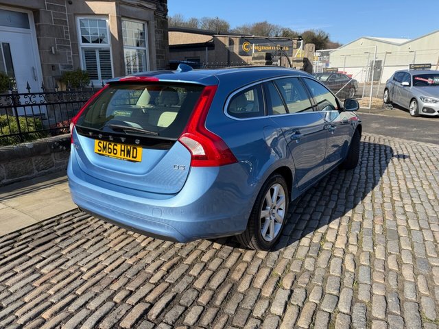 2016 VOLVO V60 - Photo 10