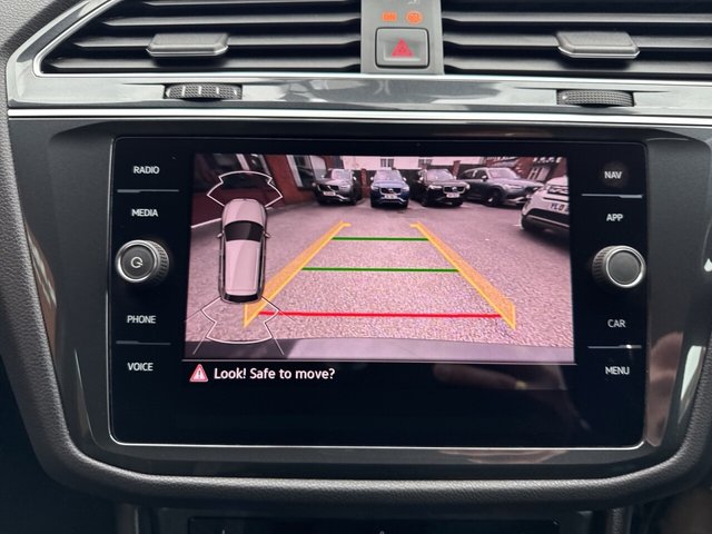 2021 Volkswagen Tiguan - Photo 10