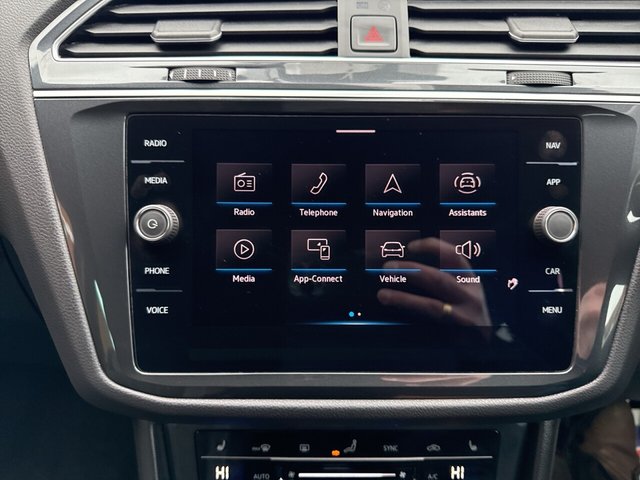 2021 Volkswagen Tiguan - Photo 11