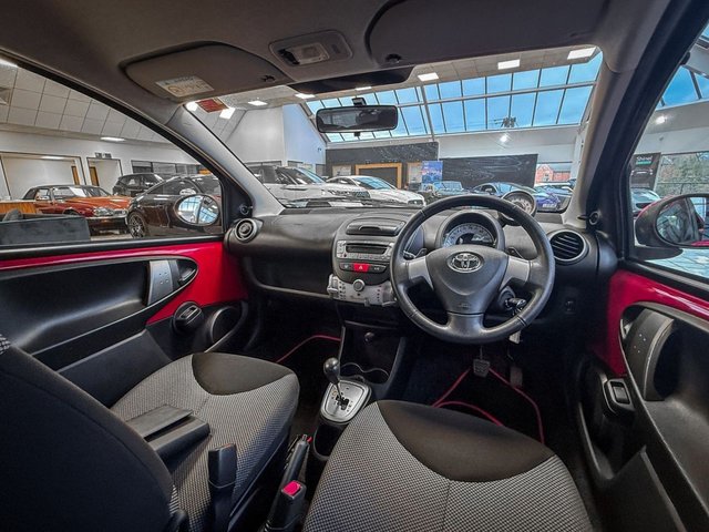 2014 Toyota Aygo 1L Move 5dr - Photo 3