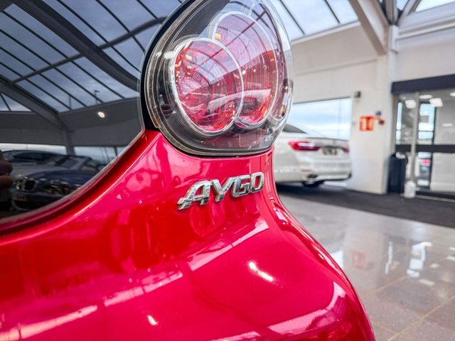 2014 Toyota Aygo 1L Move 5dr - Photo 10