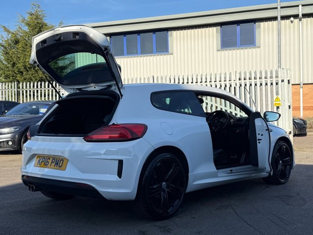 VOLKSWAGEN SCIROCCO 2.0 TDI BlueMotion Tech R-Line Hatchback 3dr Diesel DSG Euro 6 (s/s) (184 ps) - Photo 12