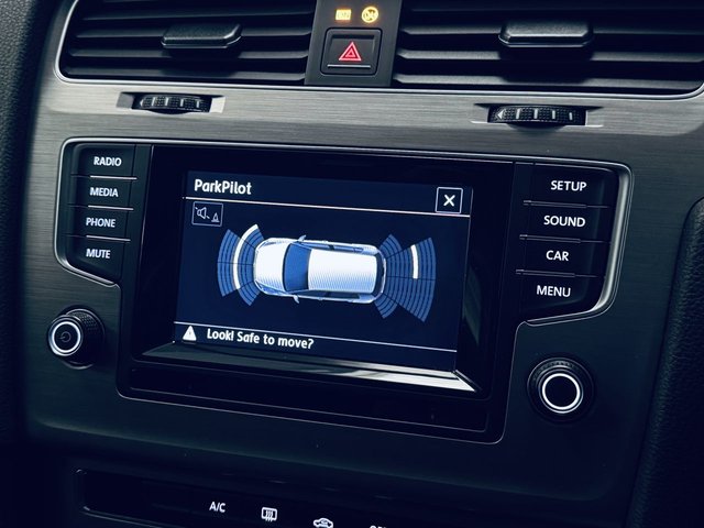 2014 VOLKSWAGEN GOLF 1.6 TDI BlueMotion Tech Match Hatchback 5dr Diesel Manual Euro 5 (s/s) (105 ps) - Photo 3