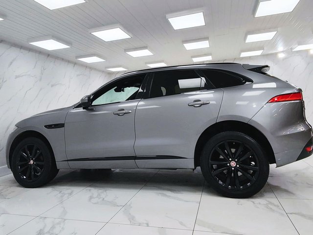 2021 Jaguar F-Pace 2L Chequered Flag 5dr - Photo 8