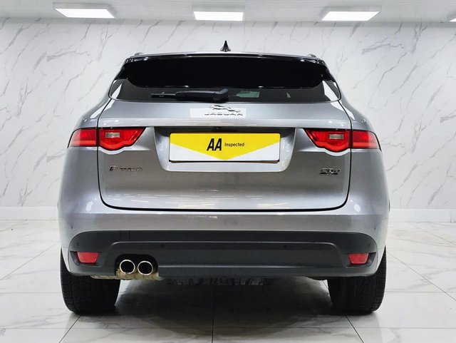 2021 Jaguar F-Pace 2L Chequered Flag 5dr - Photo 11