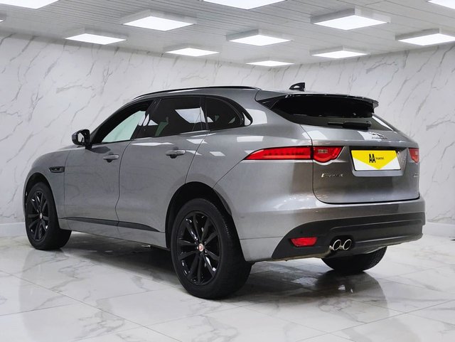 2021 Jaguar F-Pace 2L Chequered Flag 5dr - Photo 9