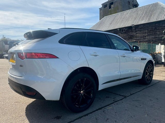 2019 JAGUAR F-PACE 2.0 D180 Chequered Flag Auto AWD Euro 6 (s/s) 5dr - Photo 5