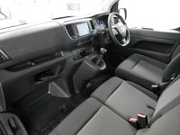 USED 2024 24 VAUXHALL VIVARO 3100 2.0 D 145 BHP L2 LONG PRO EDITION 6 DOOR SAT NAV | AIR CON | 145 BHP | L2 LONG