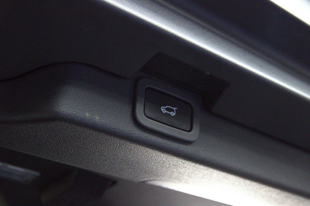 USED 2019 19 LAND ROVER DISCOVERY 3.0 SD V6 HSE Luxury Auto 4WD Euro 6 (s/s) 5dr SOLD