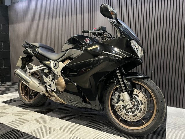 View our HONDA VFR800