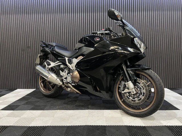 View our HONDA VFR800