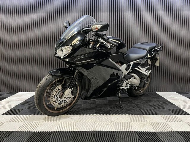 View our HONDA VFR800