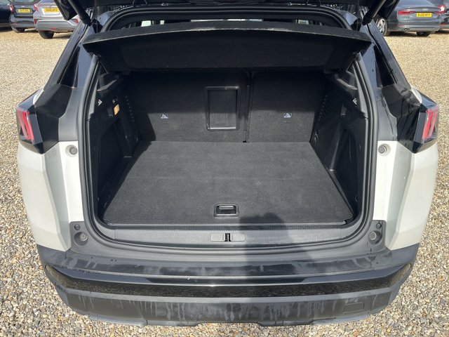 2020 PEUGEOT 3008 - Photo 9