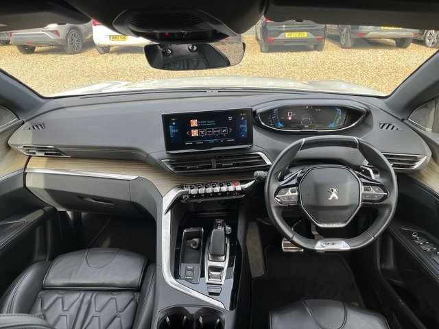 2020 PEUGEOT 3008 - Photo 11