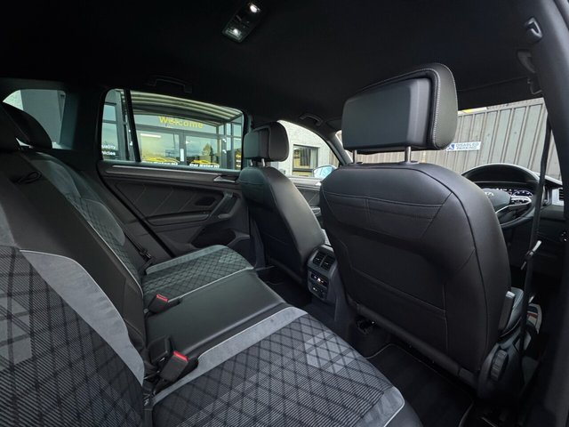 2023 VOLKSWAGEN TIGUAN 2.0 TDI R-Line SUV 5dr Diesel DSG 4Motion Euro 6 (s/s) (150 ps) - Photo 11