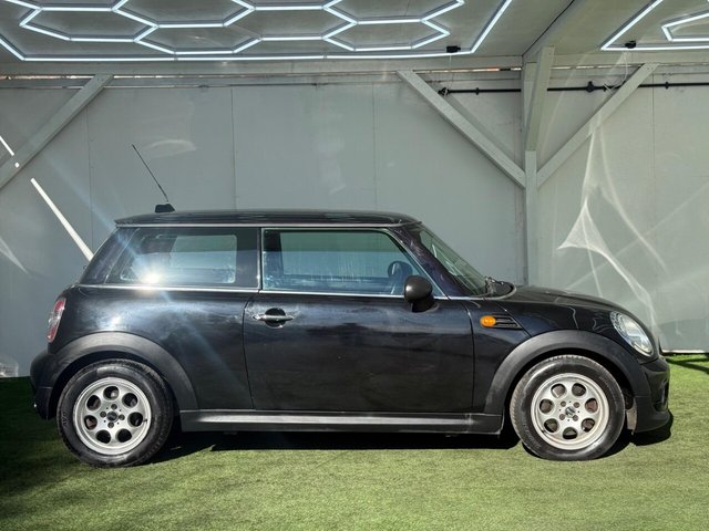 2012 MINI HATCH 2012 1.6 One Steptronic Euro 5 3dr - Photo 2